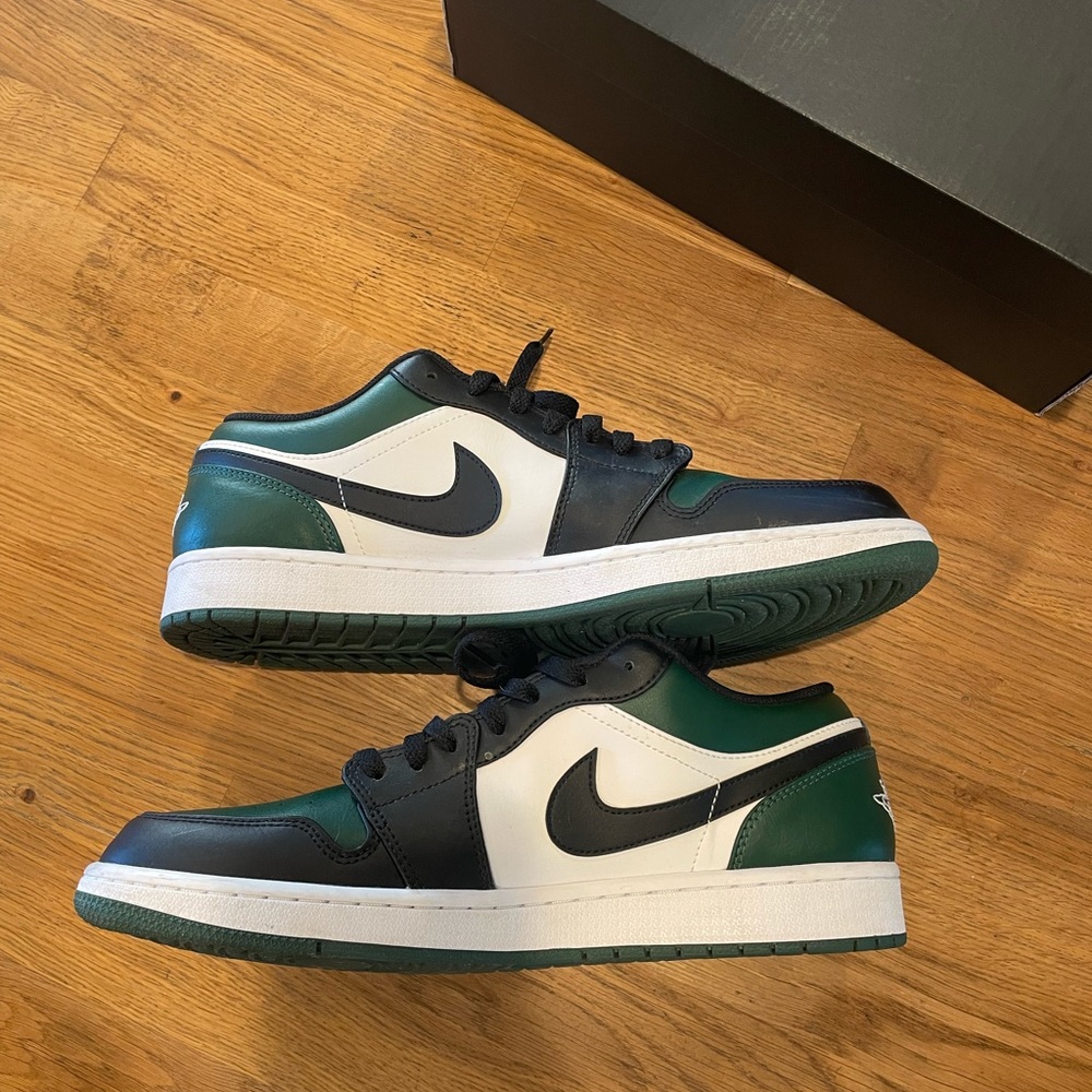 Air Jordan 1 Low Noble Green/Pollen White Black. Worn once